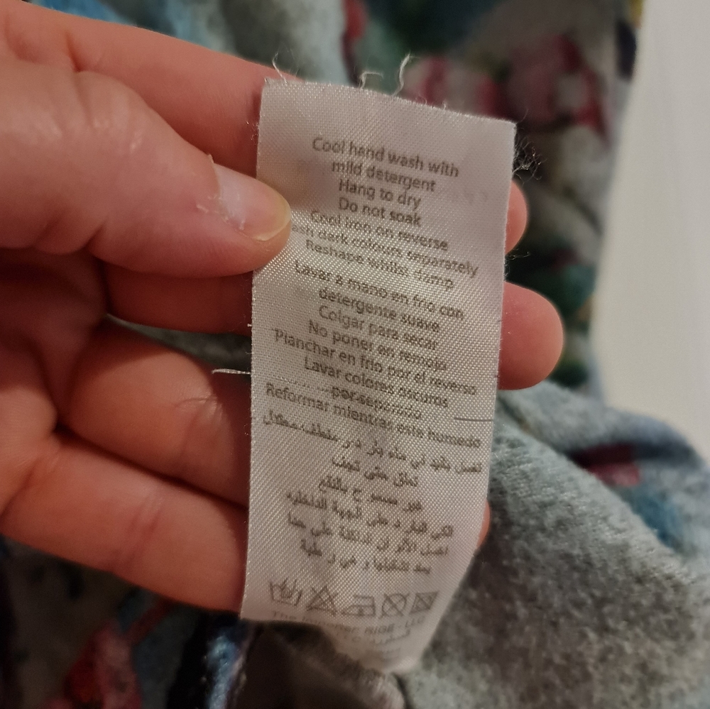 Quiz Sweater - Picture 4 of 5